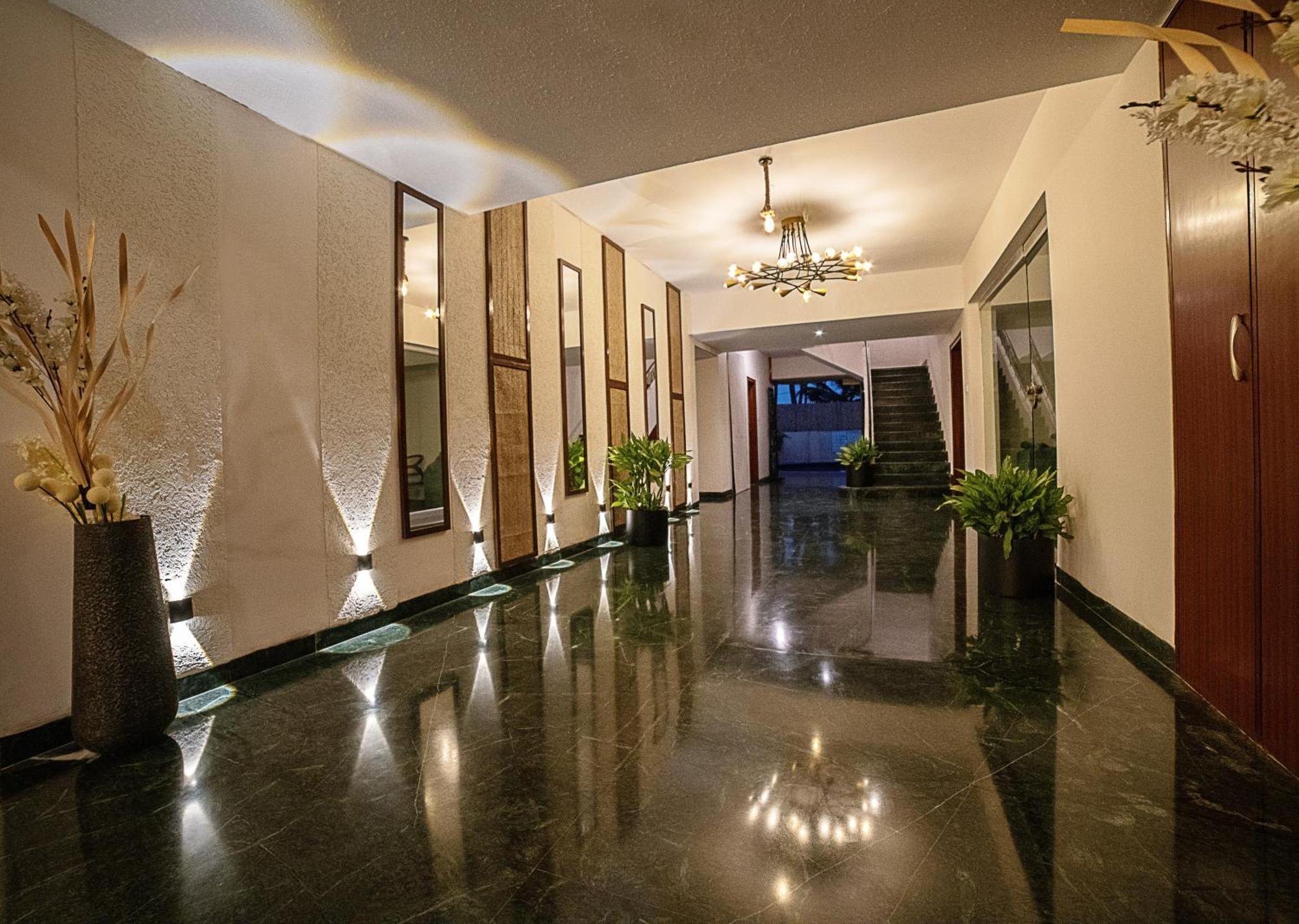 ทรีเฮาส์ ซิลเคน แซนด์ Hotel โคลวา ภายนอก รูปภาพ